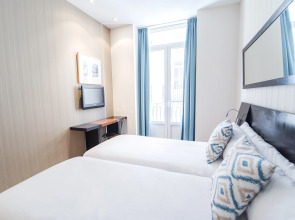 Petit Palace Plaza de la Reina