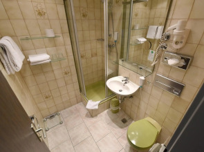 The First Stay Hotel