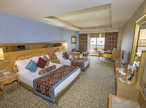 Royal Holiday Palace