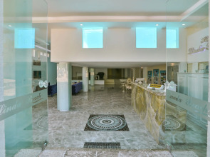 Отель Linda Beach