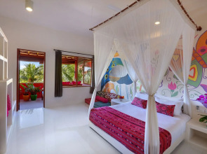 PinkCoco Uluwatu - Constant Surprises & for Cool Adults Only