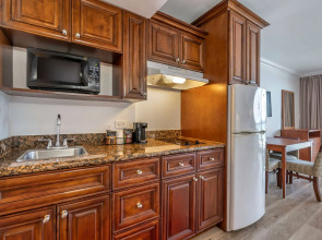 Ramada Plaza by Wyndham Marco Polo Beach Resort