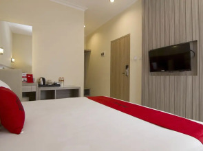 RedDoorz near Universitas Diponegoro