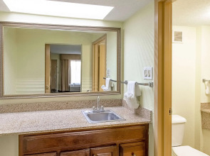 Clarion Inn Columbia Airport