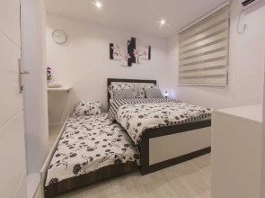 Appleline Apartments (Apple Studios & Rooms) 