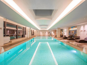 Holiday Inn Qingdao City Centre by IHG