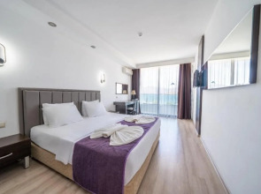 Supreme Beach - Adults Only