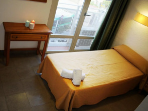 Vintage Hotel Mercedes