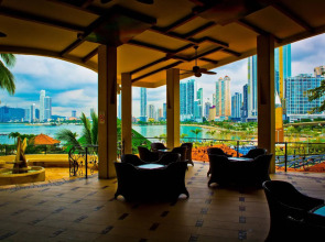 Plaza Paitilla Inn Hotel