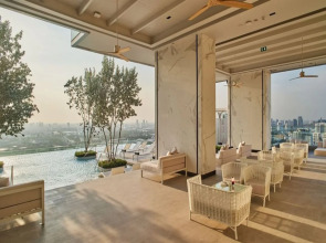 Eastin Grand Hotel Phayathai