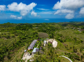 Pini Sentana Village