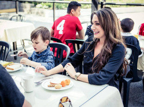 North Vancouver Hotel