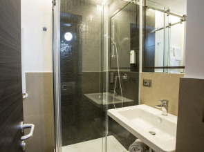 Отель The Guardian