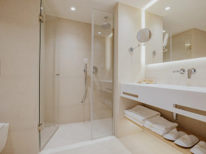 The Golden Coast Beach Hotel