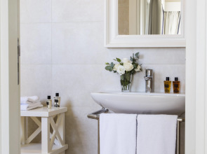 La Malandrina Apartments & Suites