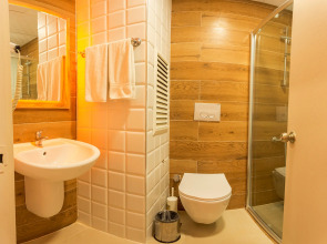 Отель Rich Melissa 