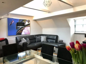 Ei8ht Brighton Apartments