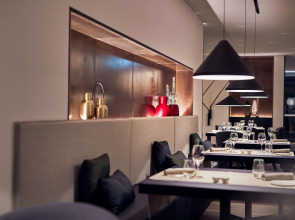 Отель Hilton Lake Como