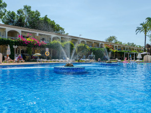 Mariner Club Apartments