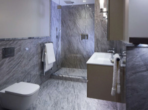 Cheval Gloucester Park at Kensington