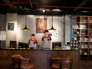 Nostalgia Hotel（Beijing YongheLama & Nanluoguxiang）