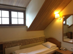 Отель Alexa Old Town