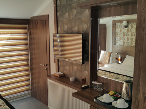 Dolphin Apart & Hotel