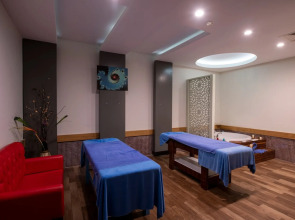 Lake & River Side Hotel & Spa