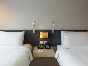 Отель Maitria Sukhumvit 18 Bangkok – A Chatrium Collection