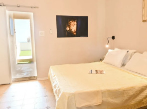 A Cosy Nest Overlooking The Sea