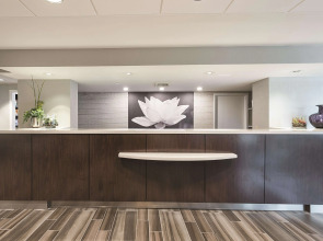 La Quinta Inn & Suites by Wyndham Plantation at SW 6th St