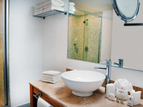 Отель Adhara Express