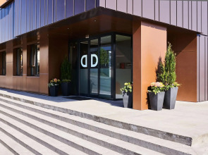 Отель Oddsson Midtown 