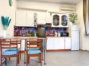 Апартаменты Счастье жить в центре Севастополя на ул. Большая Морская, д.41