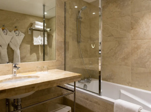 L'Hermitage Gantois, Autograph Collection