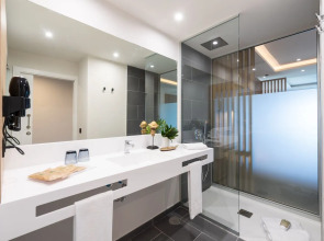 Occidental Roca Negra – Adults Only