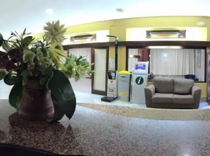 Отель Las Palmeras Affiliated by FERGUS 