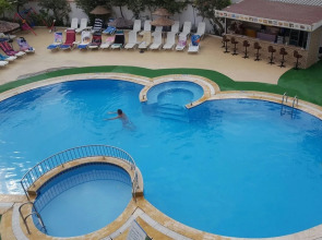 Golden Moon Apart Hotel