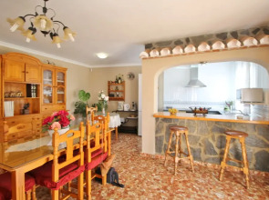 1090 Villa las Flores