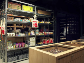 Mob Hotel Paris les Puces