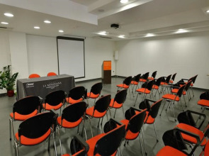 La Meridiana Bleisure Hotel