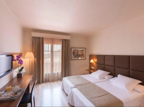Hotel Pirineo Figueres by Pierre and Vacances