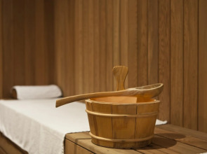 Lakeview Xuanwu Hotel