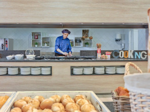 H10 Mediterranean Village