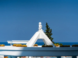 Korumar Deluxe Hotel