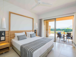 Kiani Beach Resort Family