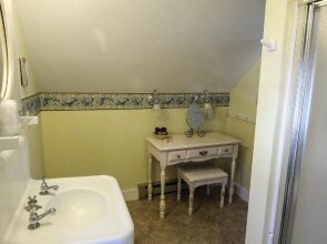 Admiral Peary Inn Bed & Breakfast