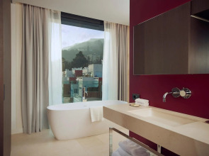 Отель Hilton Lake Como