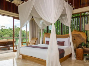 Курорт Komaneka at Tanggayuda