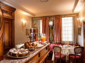 Torre dell'Orologio Suites